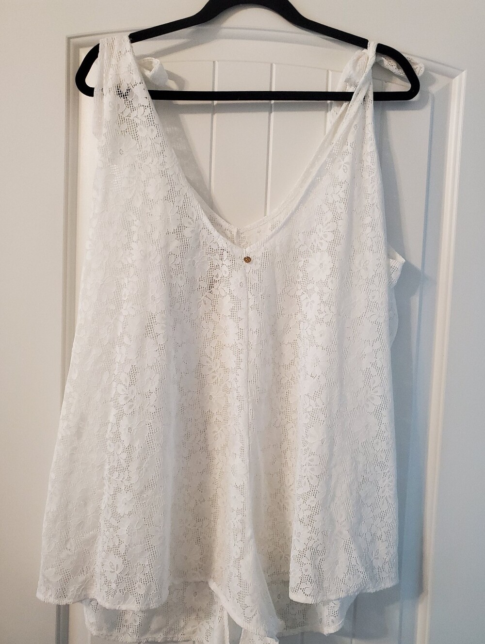 White Lace Sleeveless V-Neck Women's Top